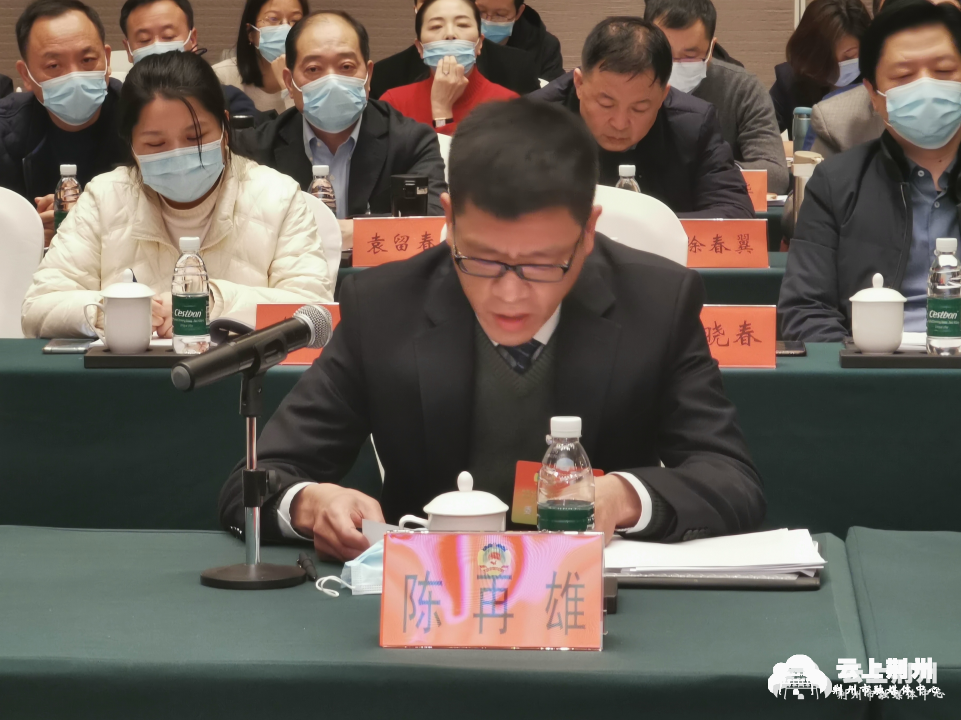 徐立民委员认为,目前荆州基层卫生机构存在人才缺乏,基层卫生组织满意