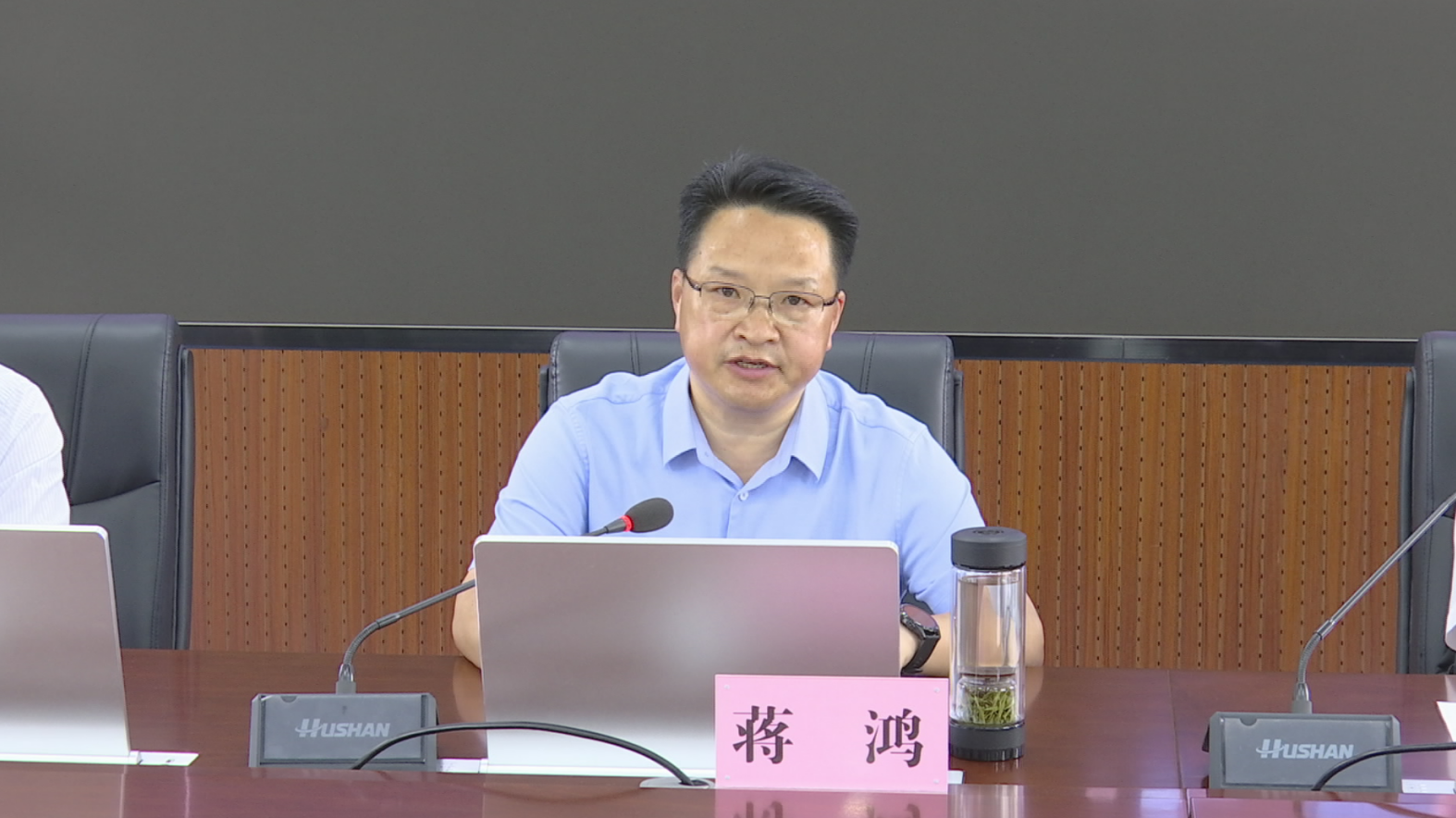 蒋鸿在全市扫黑除恶专项斗争总结表彰大会上要求常态化推进扫黑除恶