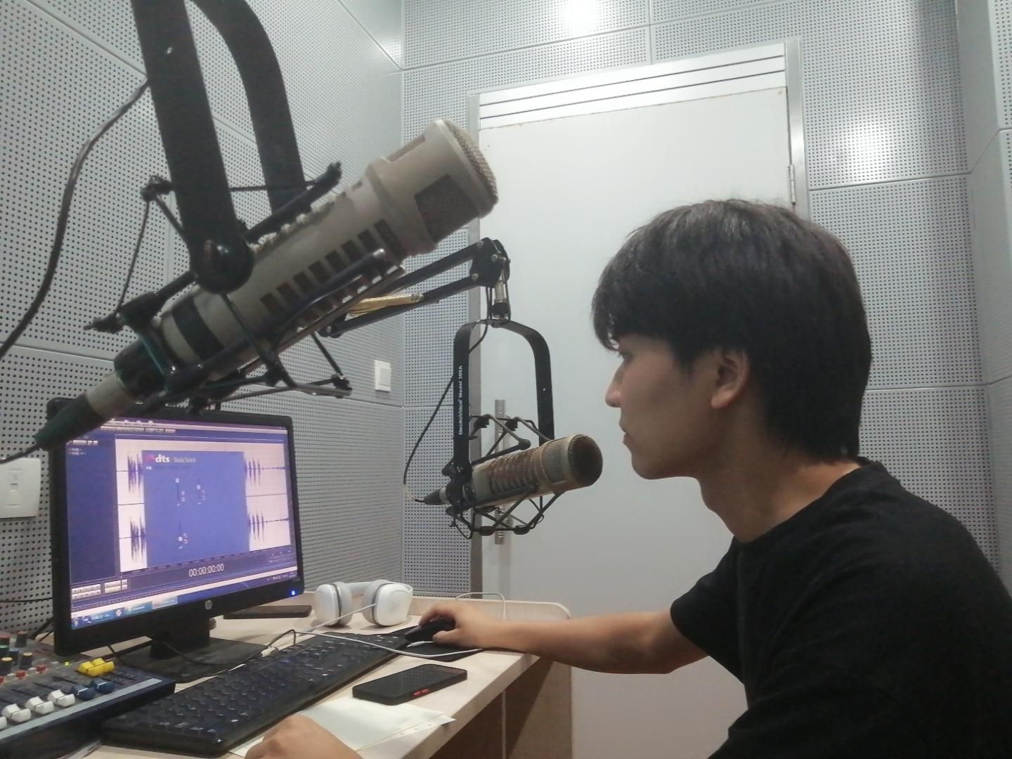 00:0000:00广播剧《小镇冰火》是根据荆州本土作家雷中喜创作的抗战