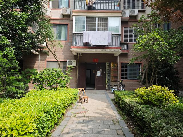 local5dea51ade6784b0db5705e0357233ad2