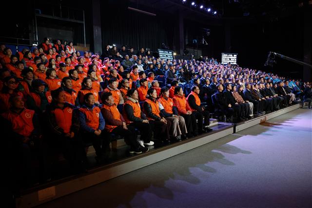 local83f2363869af40e2ab7f865ed12c4d1c