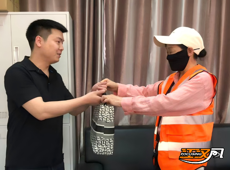 正在上传...