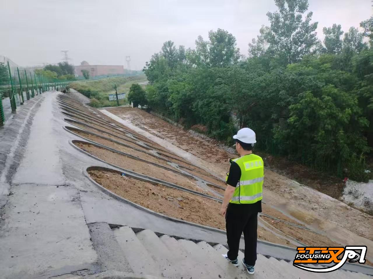 正在上传...