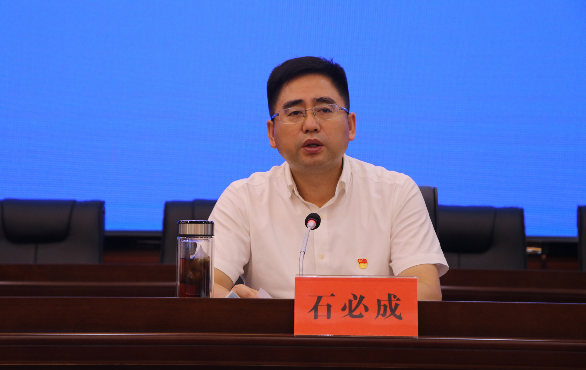 石必成指出,自教育整顿开展以来,我市政法队伍教育整