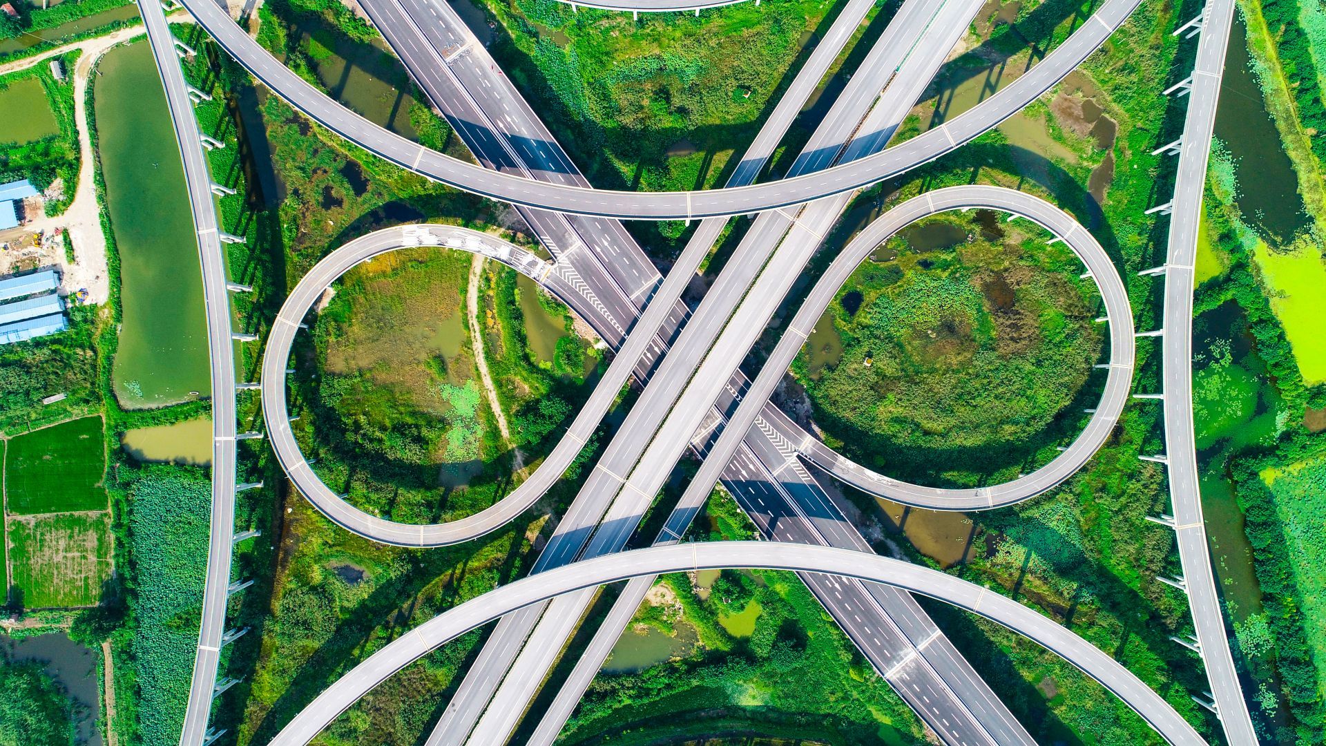 江北东高速公路纵贯我市乌林,小港,汊河,万全,戴家场,瞿家湾等地,是