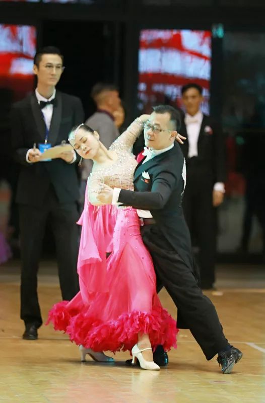 这场比赛公安夺得32枚金牌