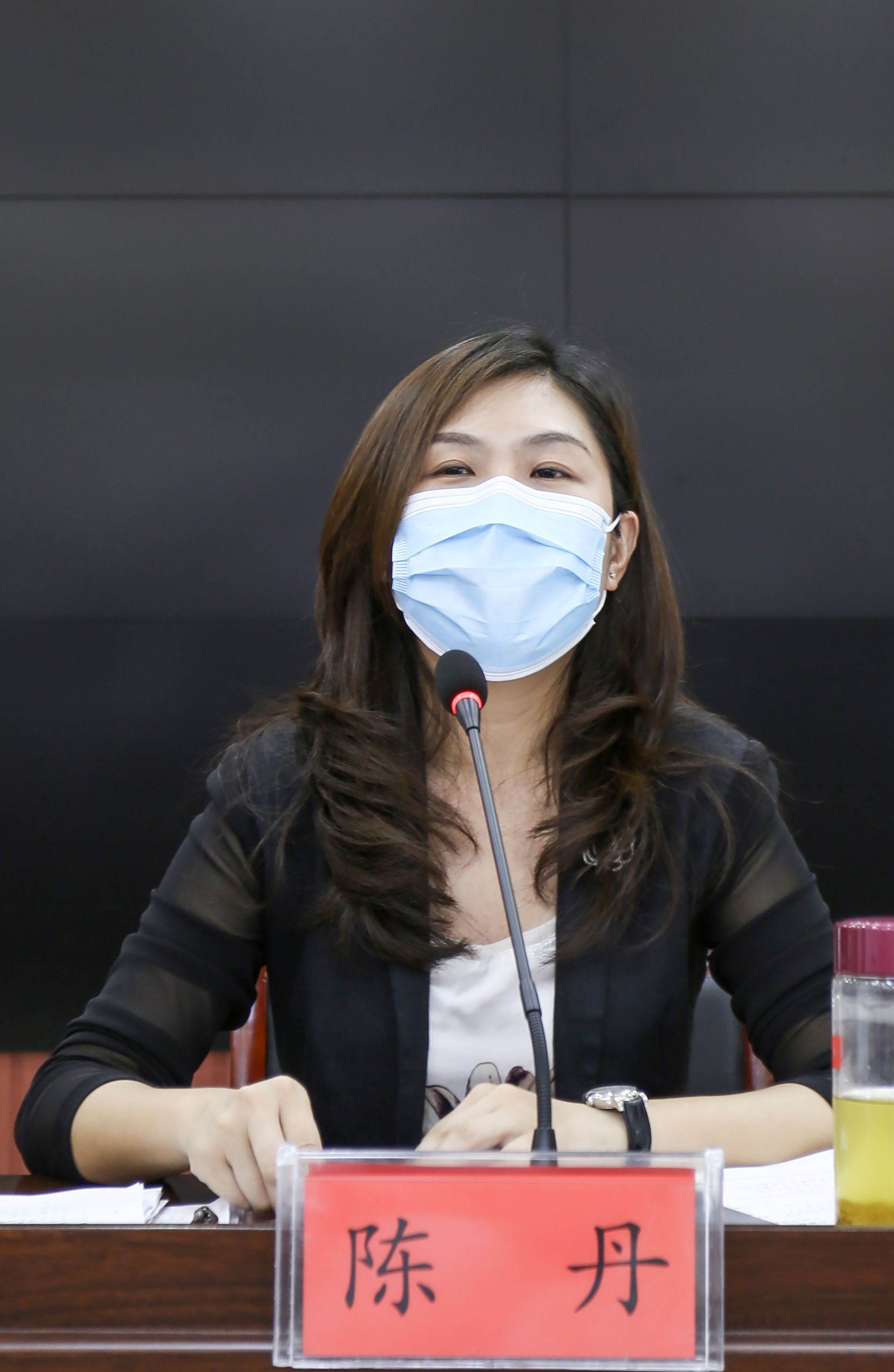 副县长陈丹出席会议并指出,医疗保障是重大的民生工程,是维护社会和谐