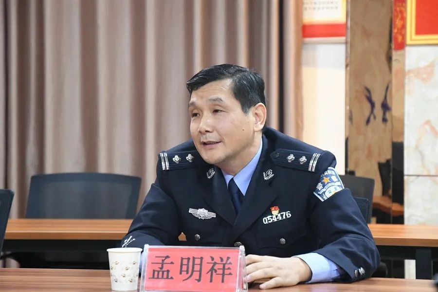 二级高级警长对应警衔图片