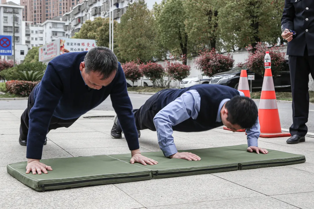 36名一把手精神抖擞来到公安县公安局