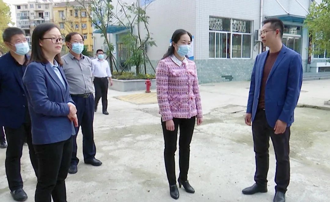 李静芹检查督导全县教育卫健领域民生项目建设工作