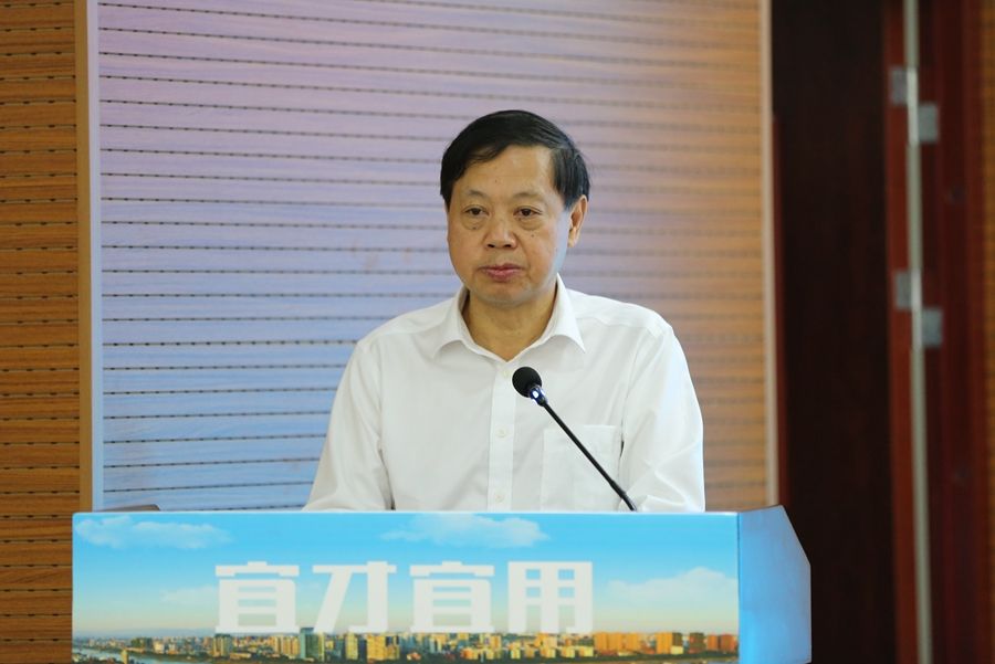 李柏红致辞宜昌市委组织部副部长,市委人才办主任,市