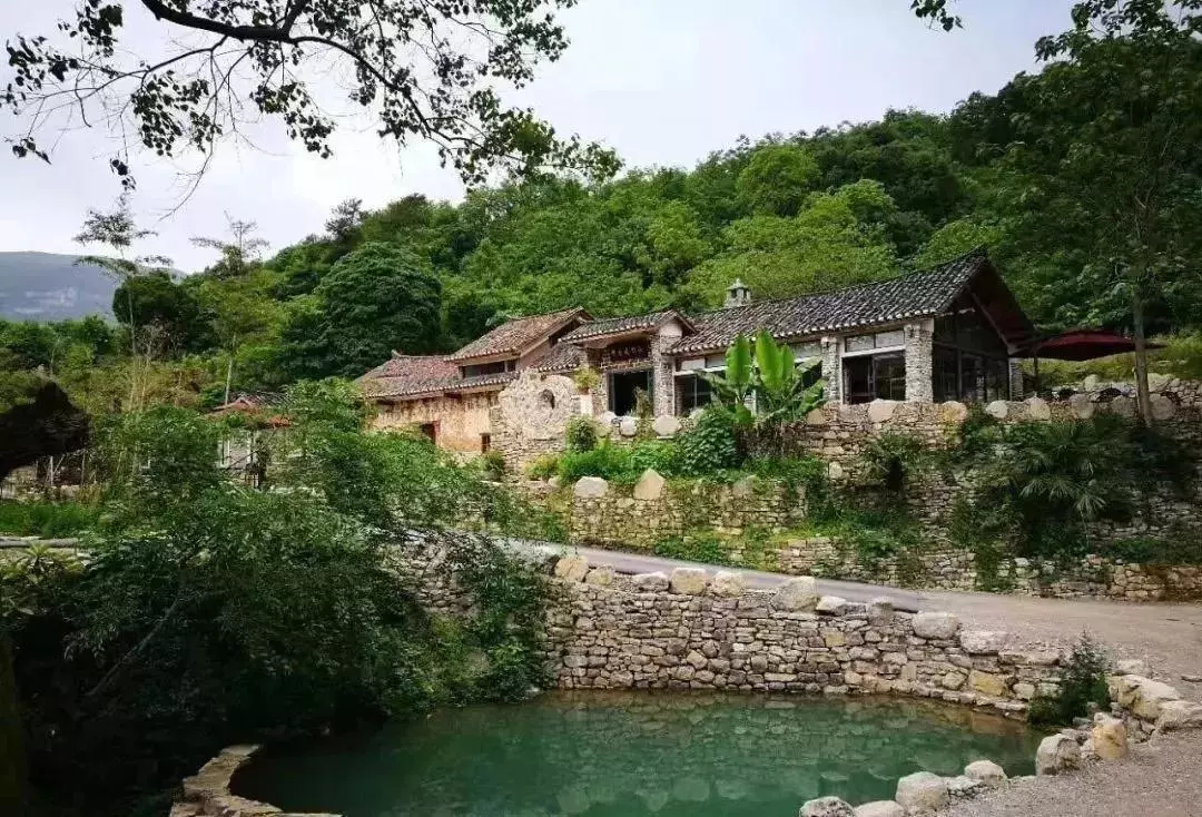 周边景点:昭君村景区,高岚风景区详细地址:兴山县昭君镇陈家湾村咨询