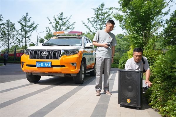 "虎牙街道党工委副书记,主任杨荣华在演练开始前对大家进行动员.