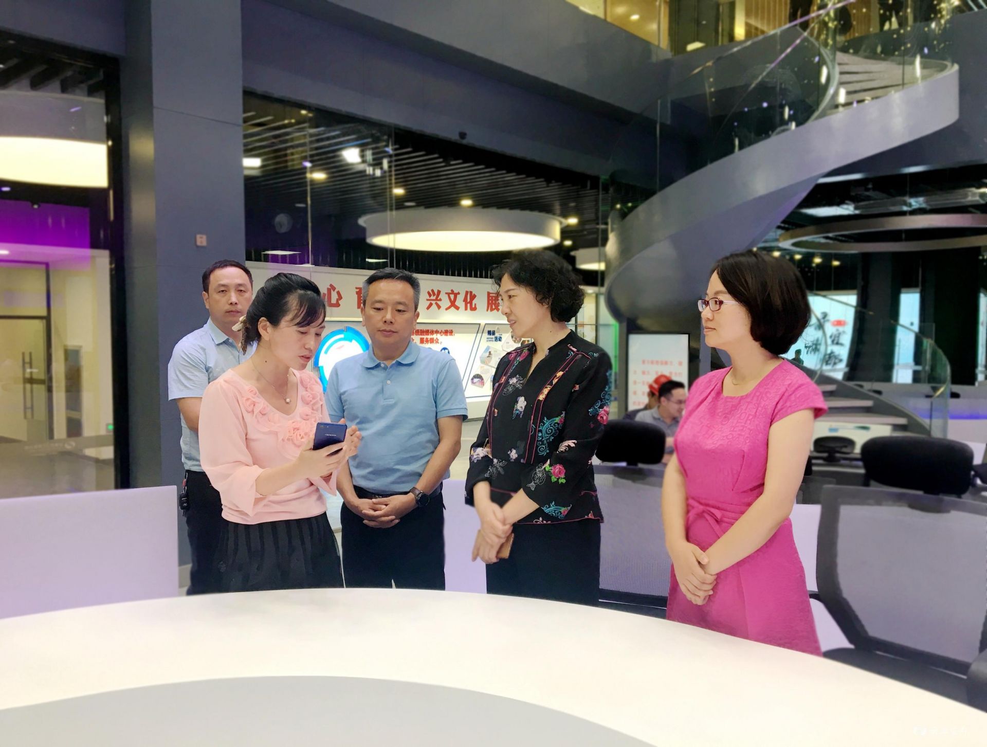 快讯省委宣传部副部长余红岚调研我市双中心试点建设