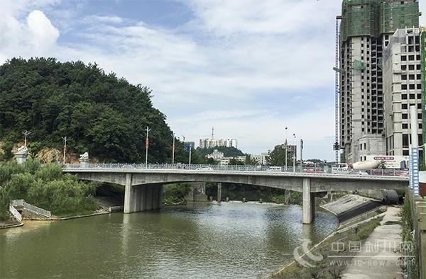 跨越千里叙写民族情谊_云上利川