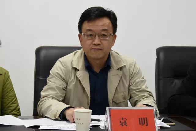 副处长袁明等4人组成的督察组,在恩施州检察院副检察长曹光汉的陪同下