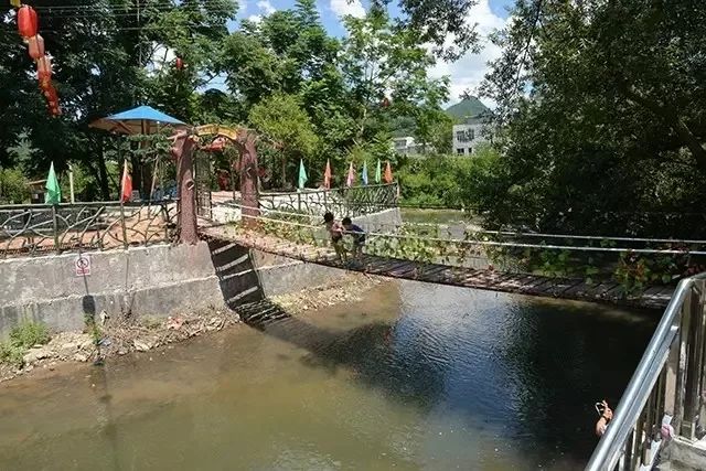 1逛農家樂小橋流水,沏一壺茶,好好體驗把鄉村慢生活.