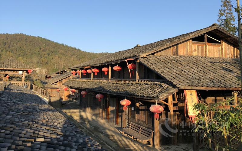 本次演出名称为"共筑中国梦"——《依红依绿浓  春到北夷城》,以精准