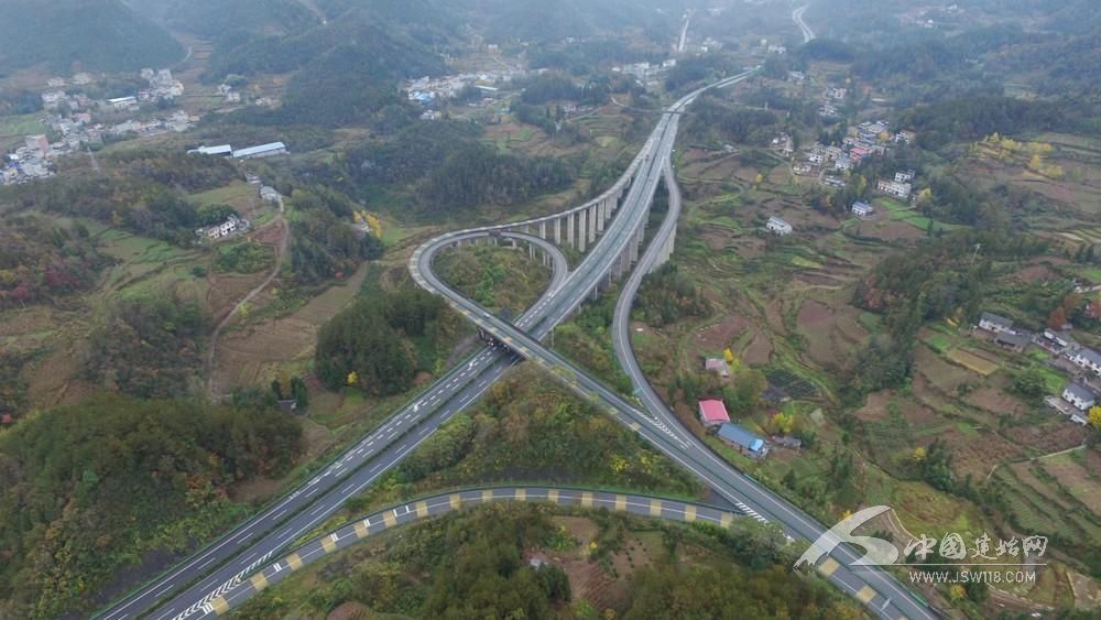 沪渝高速公路建始段,美!