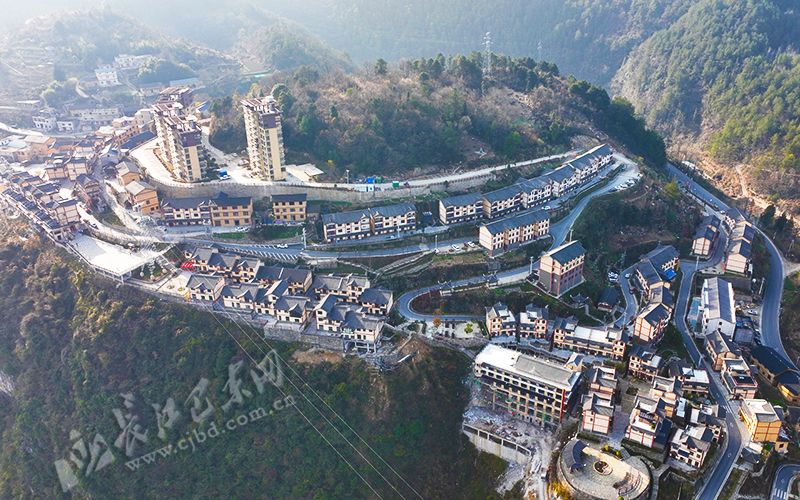 贯彻全会精神推进绿色崛起巴东茶店子茶旅融合书绿章