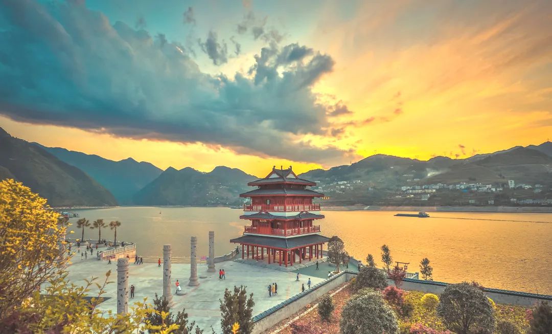 来巴东游你作主