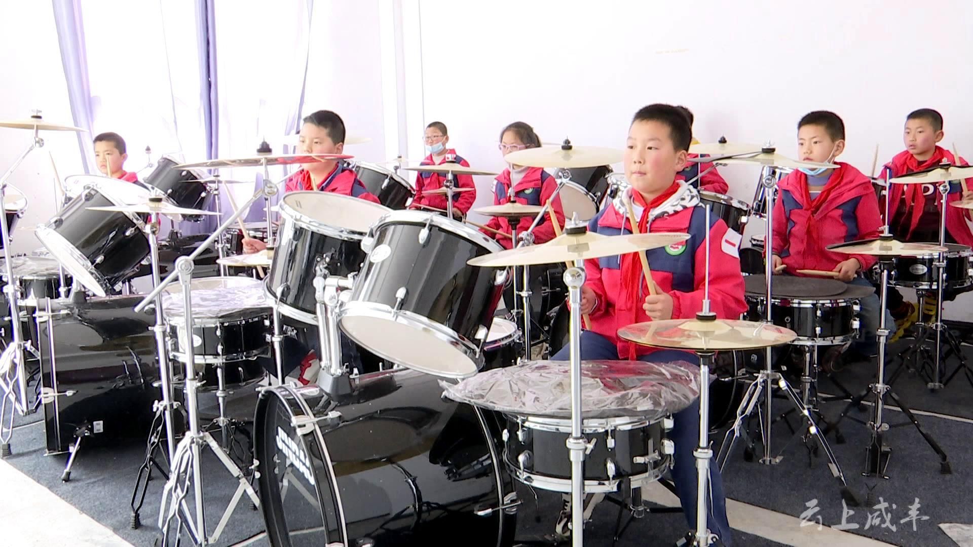 咸丰丰富乡村学校少年宫活动推进城乡教育均衡发展