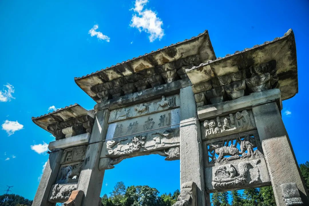 国旗飘飘庆华诞唐崖处处别样红咸丰世遗唐崖国庆七天乐圆满收官