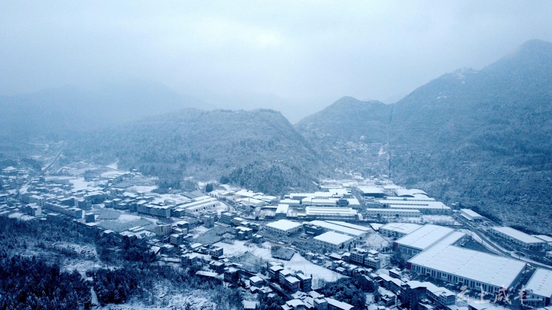 咸丰忠堡小镇初雪邂逅人间最风雅的欢喜