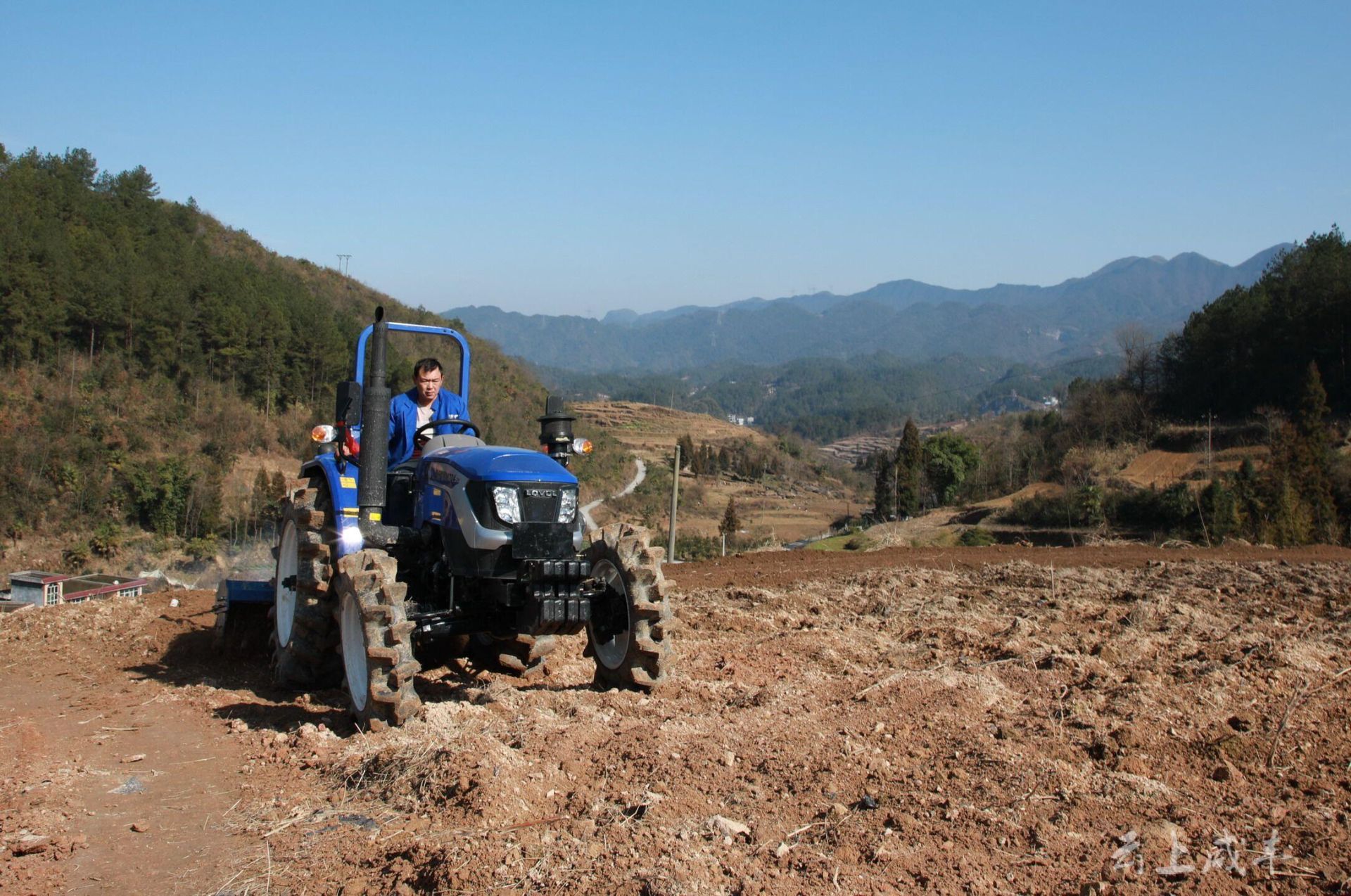 咸丰67铁牛拓宽种烟增收路