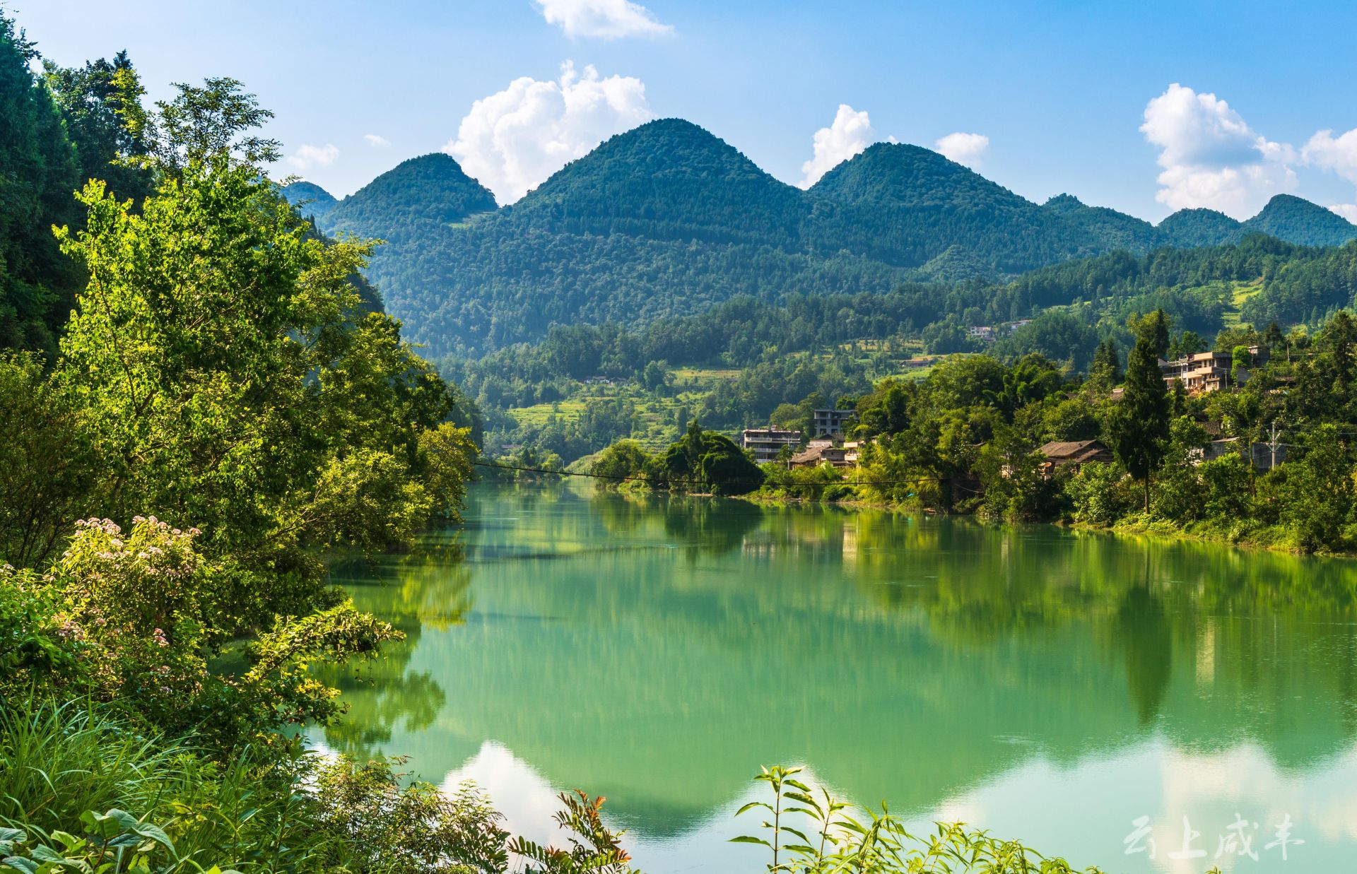咸丰县开展环保督查铁腕执纪护航绿水青山