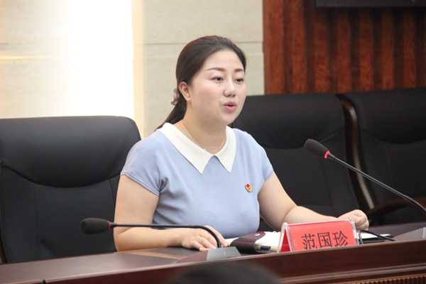 团市委副书记范国珍从立足于践行社会主义核心价值观,立足于服务群众