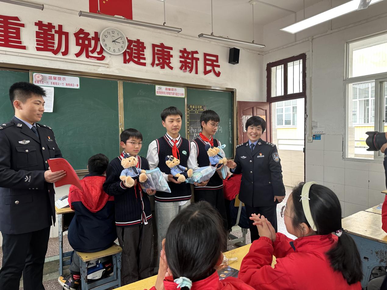 余梓瑞生活照 (3)