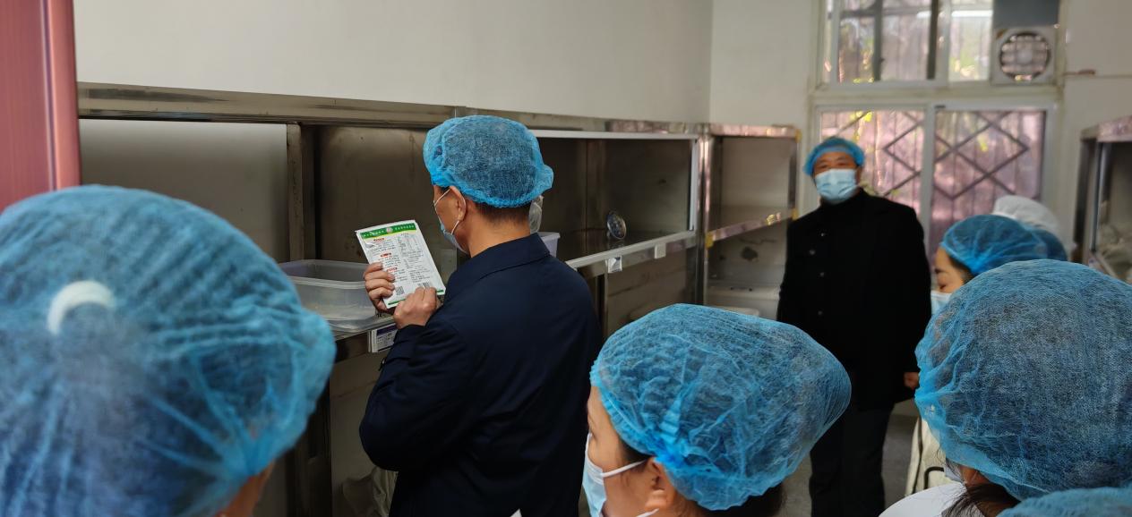 家长代表督查食品安全工作8