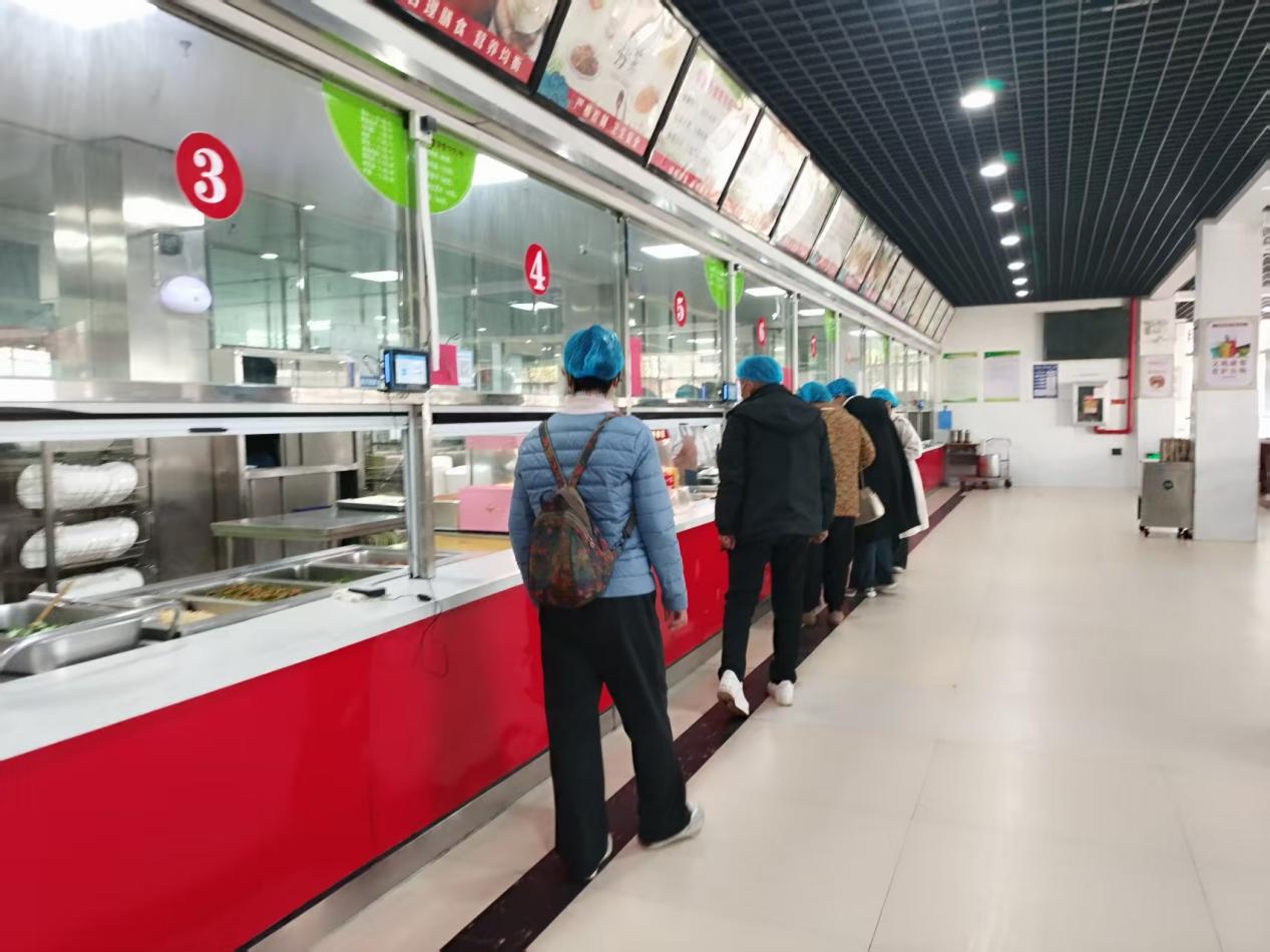 mmexport1764570985653