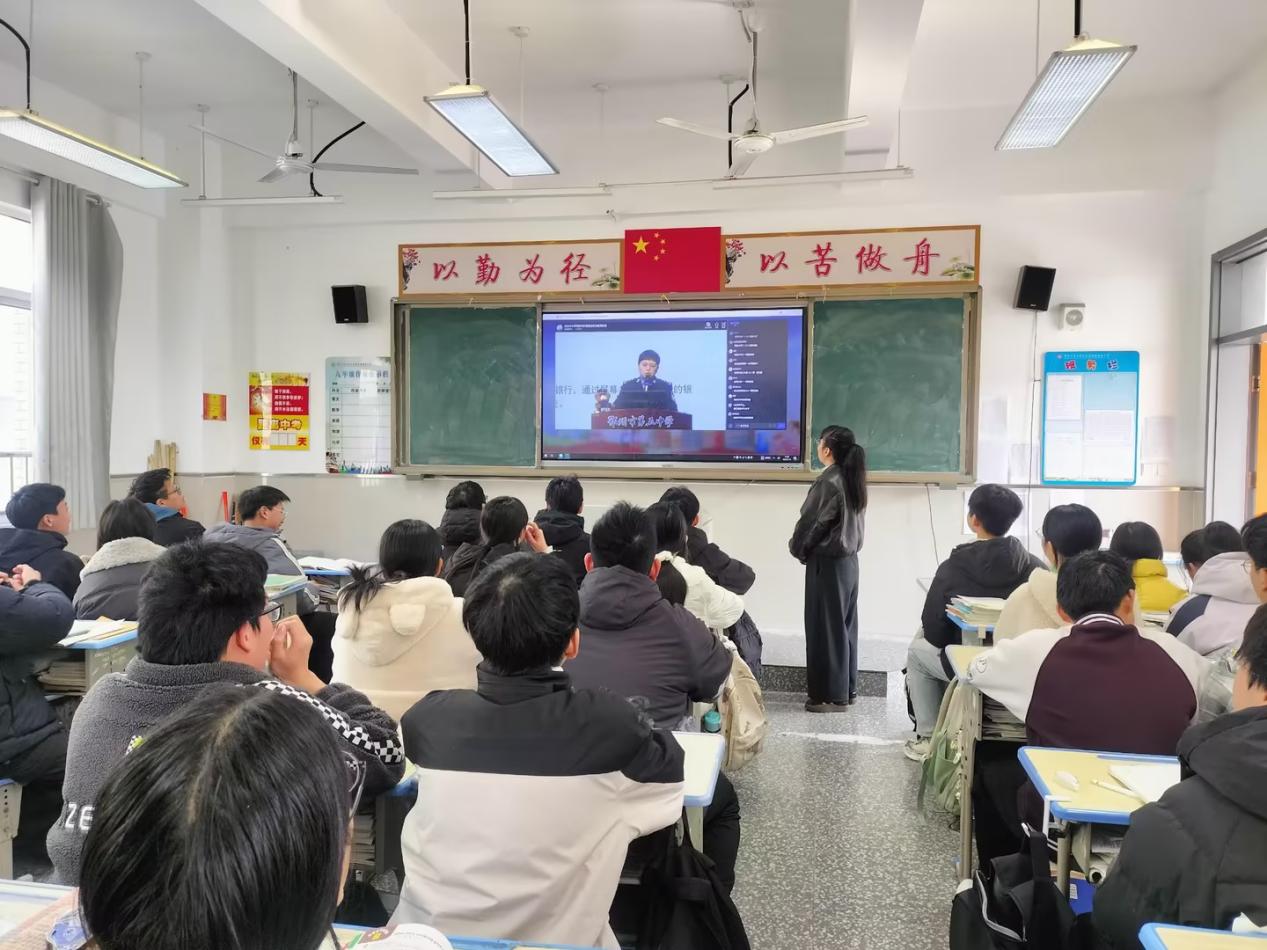 ee11eb75b92a79e55cbaa6fcbe46f7df_compress