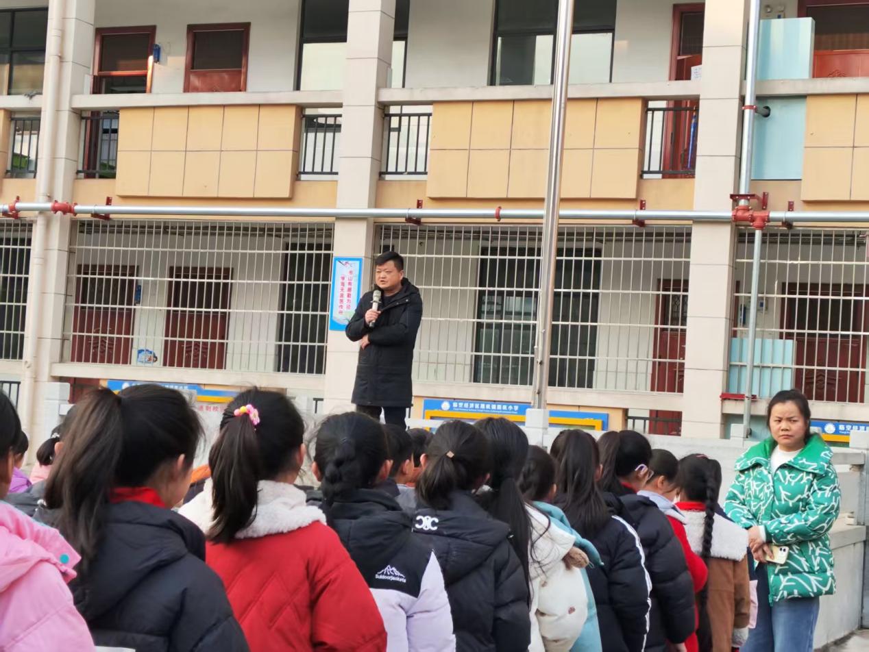 ce8ff32e2fc52c46822fbea66e18304f