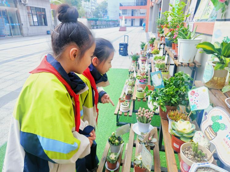 19F45C34D7D92BE48A911680E9B79A94