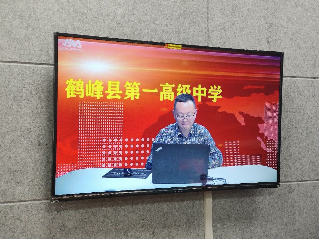 5月7号,鹤峰第一高级中学高三学生返校复课,学校通过上好"复学第一课"