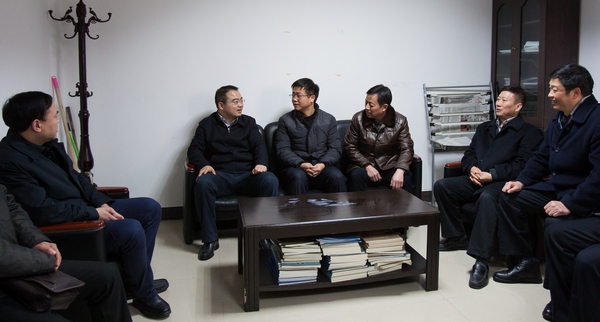 荆门市委常委组织部长高义勇慰问我校科技工作者
