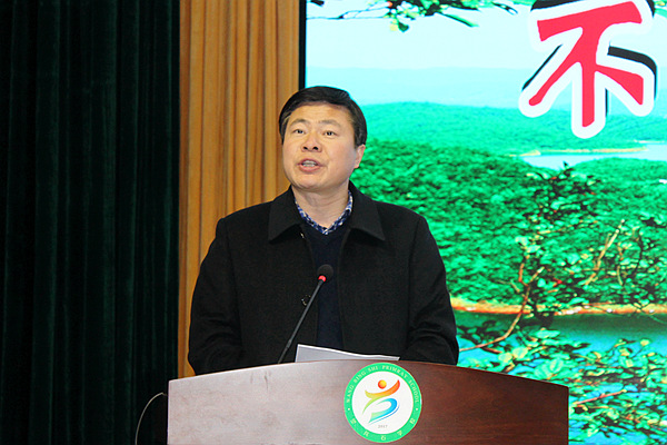 钟祥市教育局局长郑万国交流发言高新区·掇刀区教育局局长黎永丹交流