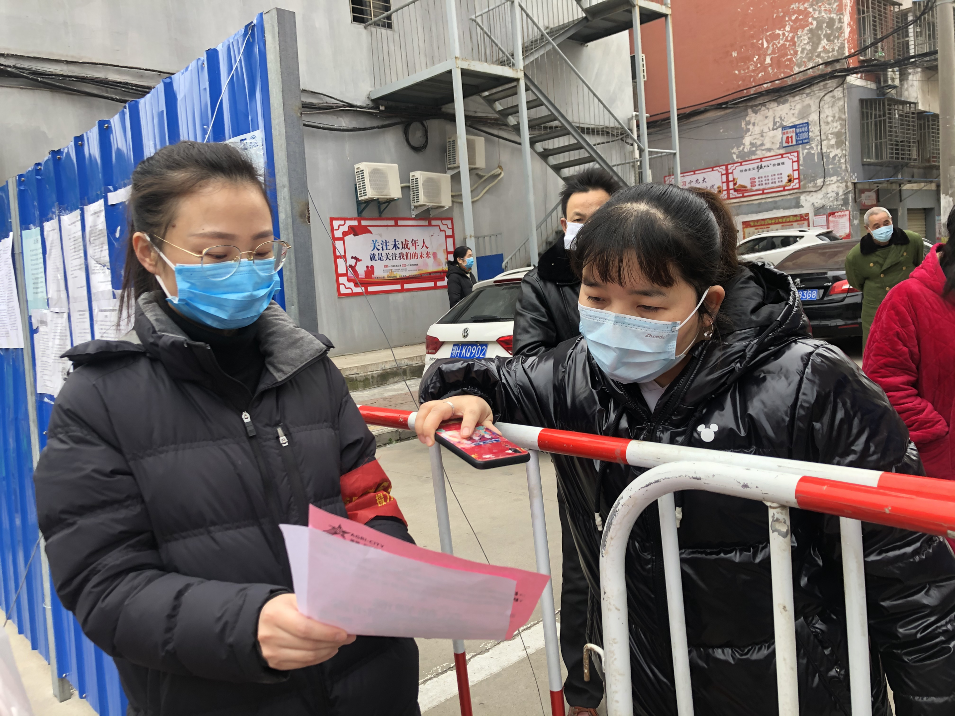 下沉社区的巾帼支部书记陈非非是屈家岭税务局机关第三支部党支部书记