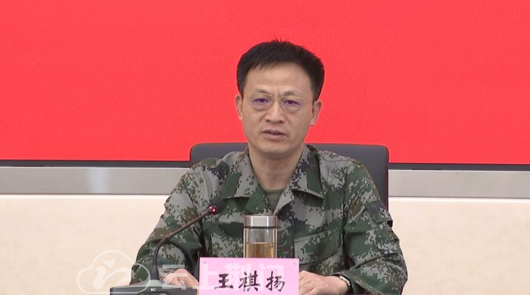 省军区政委谢东辉来荆调研并宣布荆门军分区党委第一书记任职