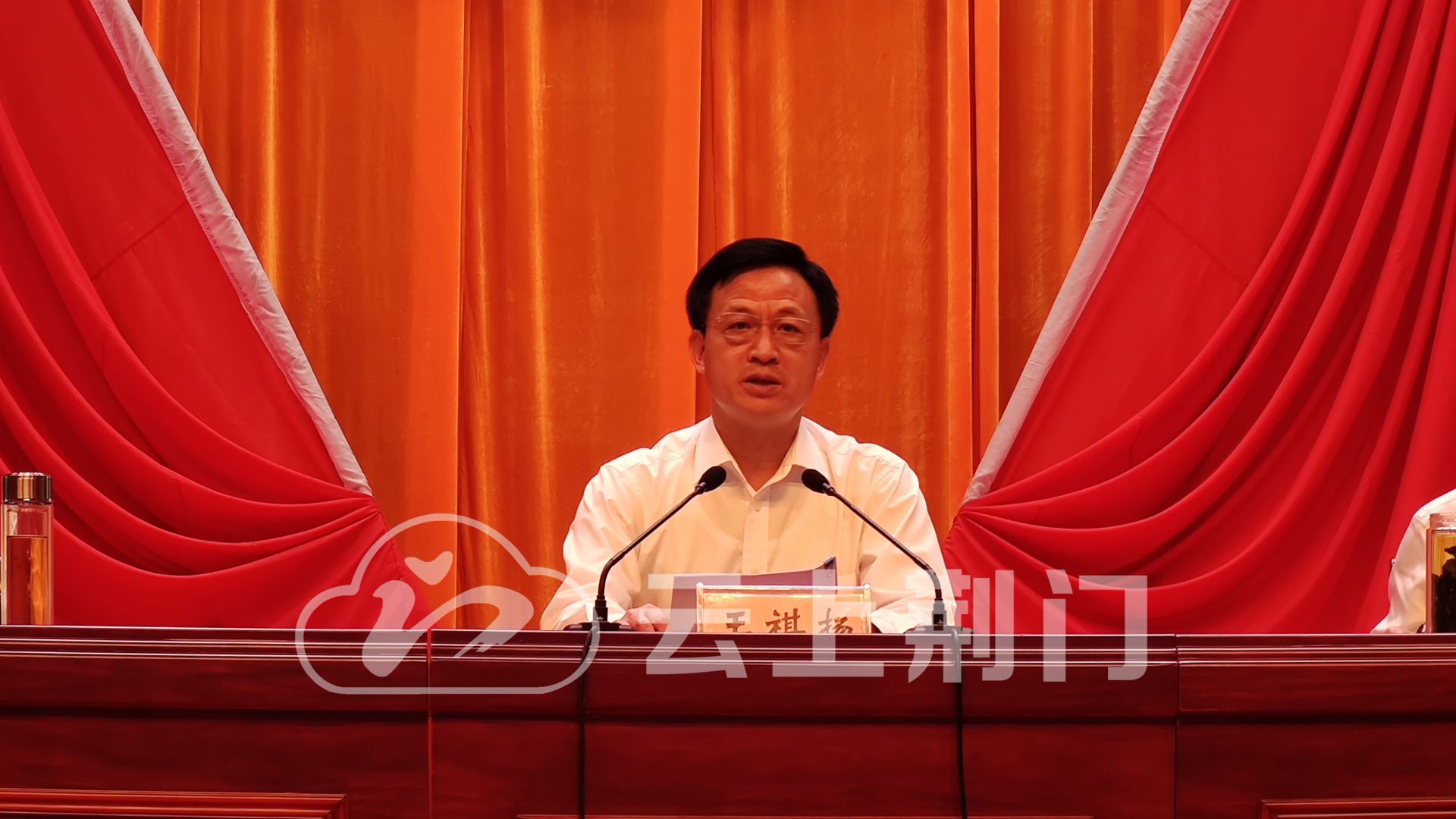 王祺扬指出,100年来,我们党团结带领全国各族人民,实现了中国从几千年