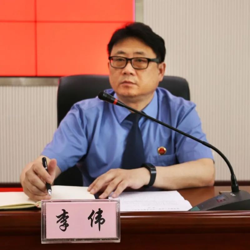 随后,该院召开座谈会,会议由该院党组成员,副检察长张卫东主持.