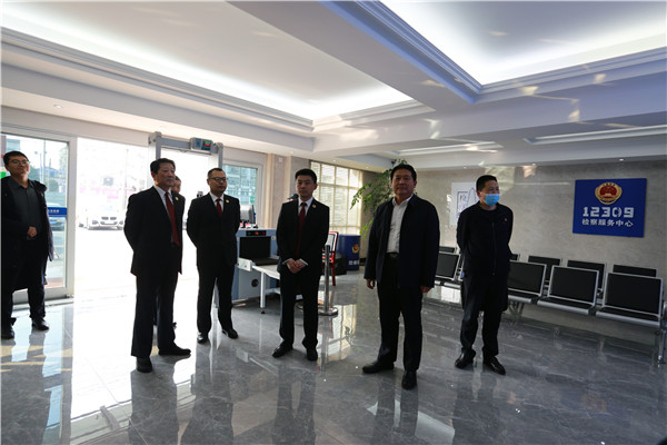 荆门市东宝区委副书记政法委书记梅勇到东宝区检察院调研指导工作