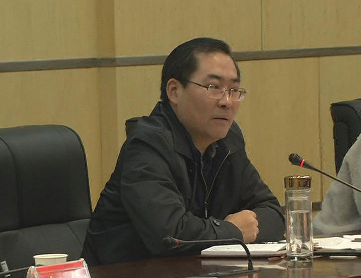 秦遵怀出席全市年轻干部座谈会