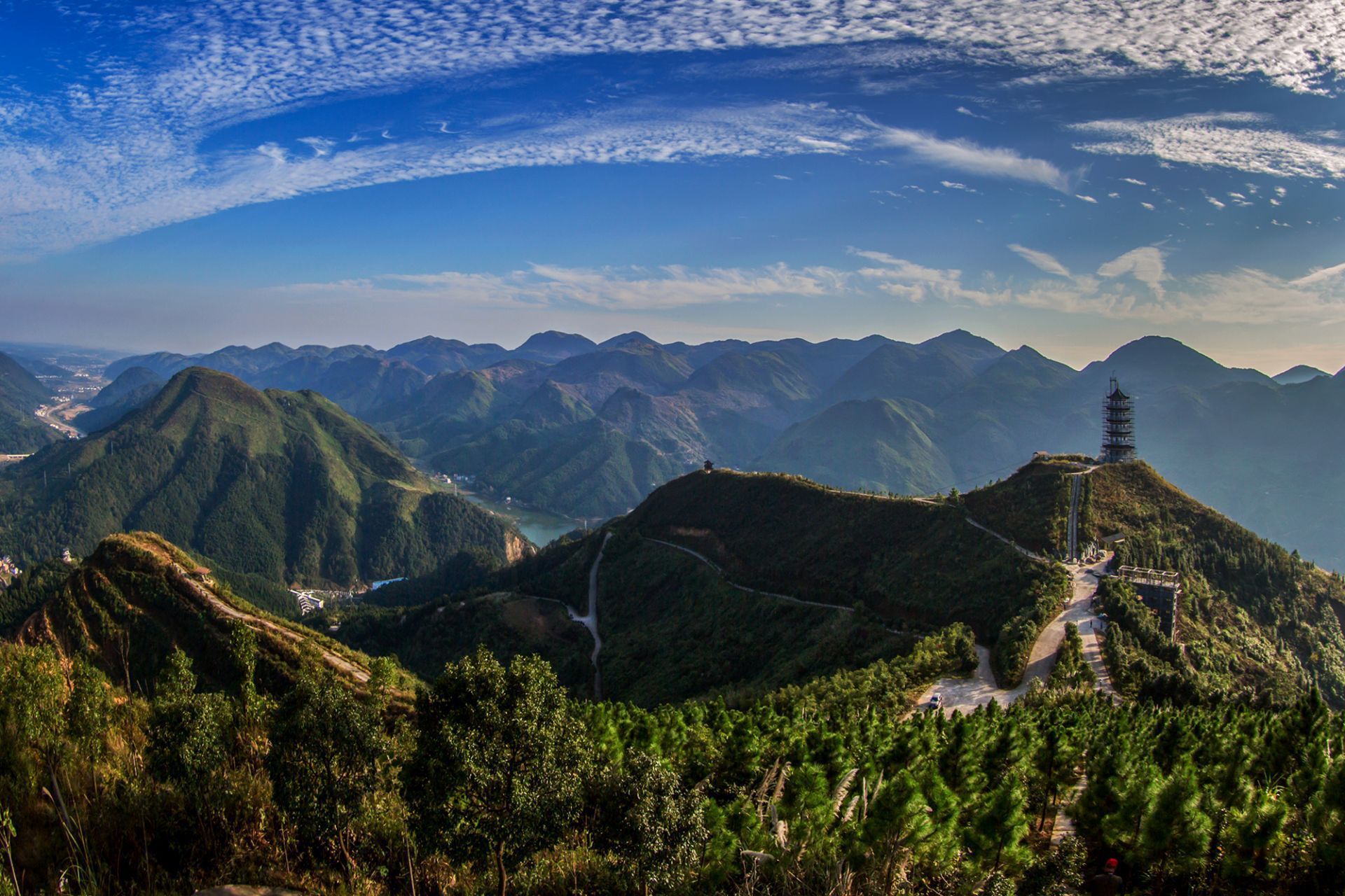 明青松 摄 | 龙凤山5日,黄石市副市长,大冶市委书记李修武率相关部门
