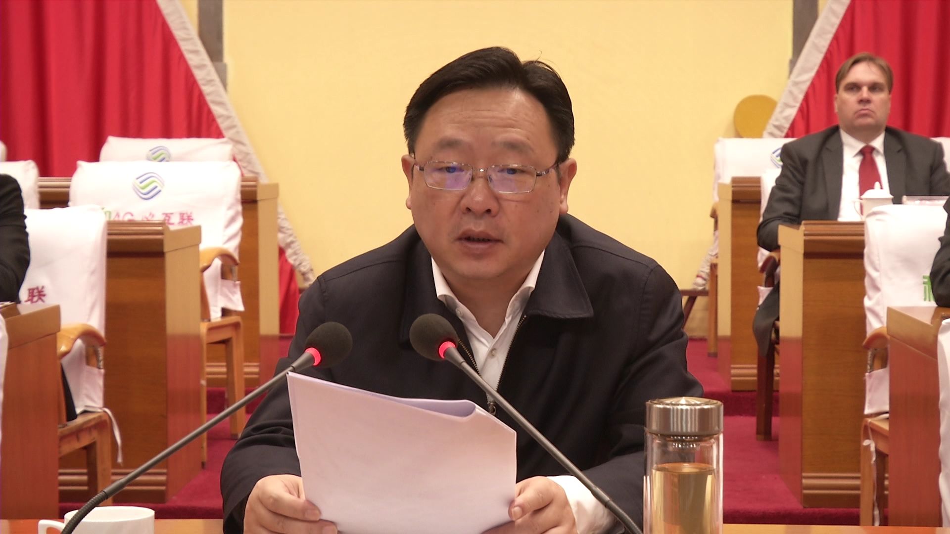 中心副主任安道昌,省科技厅副厅长彭泉,黄石市领导罗光辉,杨军,黄荆国