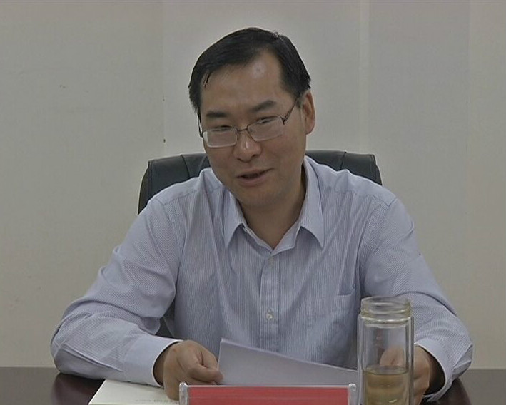 仪式上,市委常委,组织部长,市委党校校长秦遵怀为中共湖北省委党校