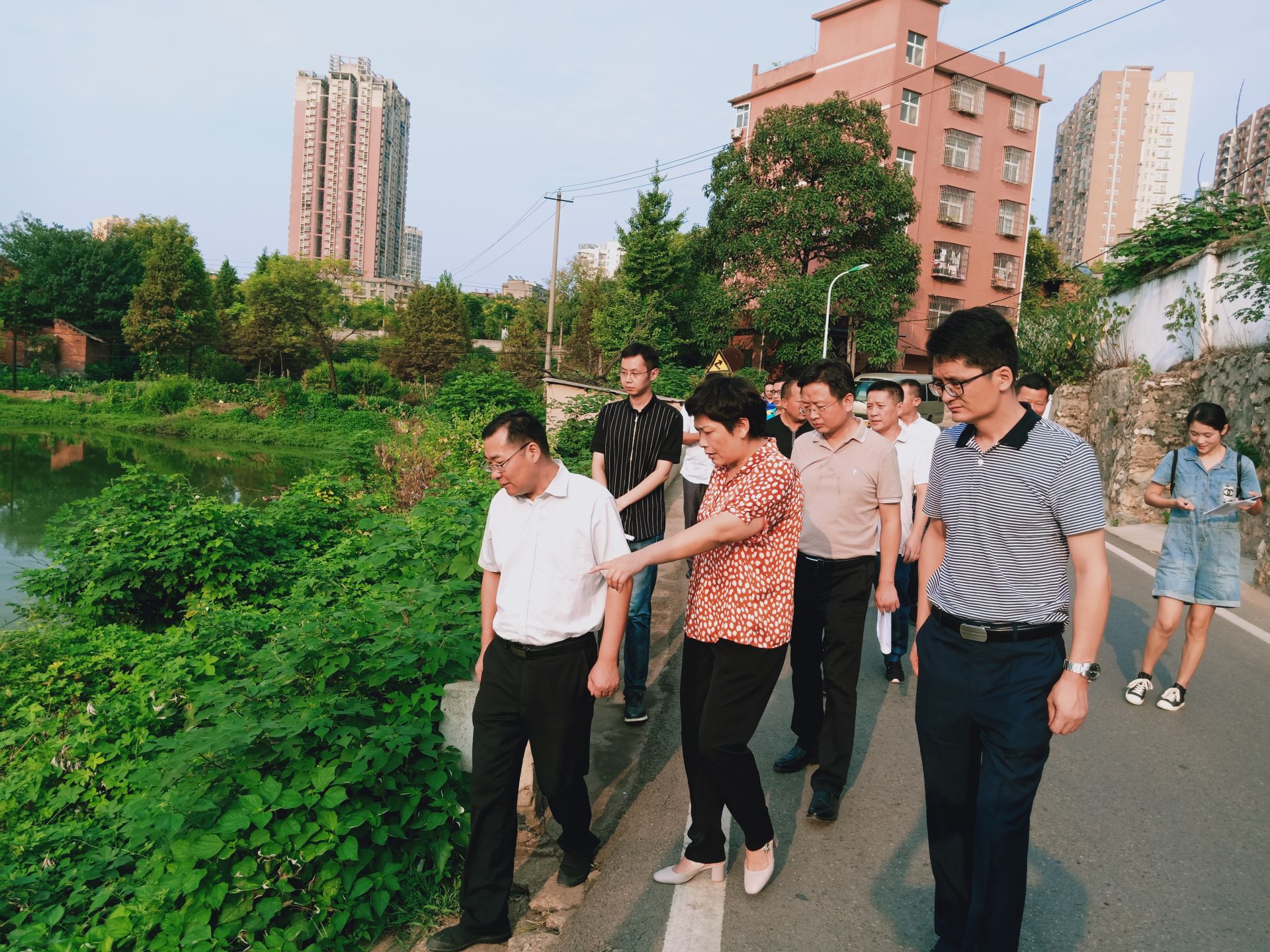 秦遵怀督查创卫工作开展情况